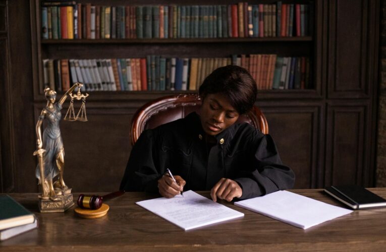 Kancelaria oddłużeniowa – kiedy warto skorzystać z pomocy profesjonalistów?